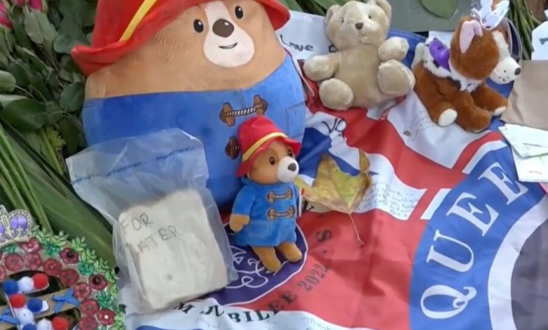 Фото - Игрушки в виде медвежонка Паддингтона с похорон королевы пойдут нуждающимся детям
