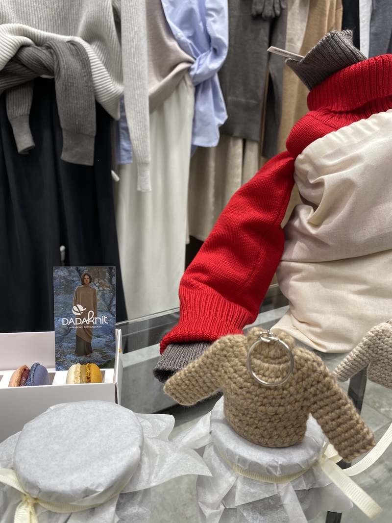 В "Афимолле" открылся первый магазин екатеринбургского бренда одежды DADAknit