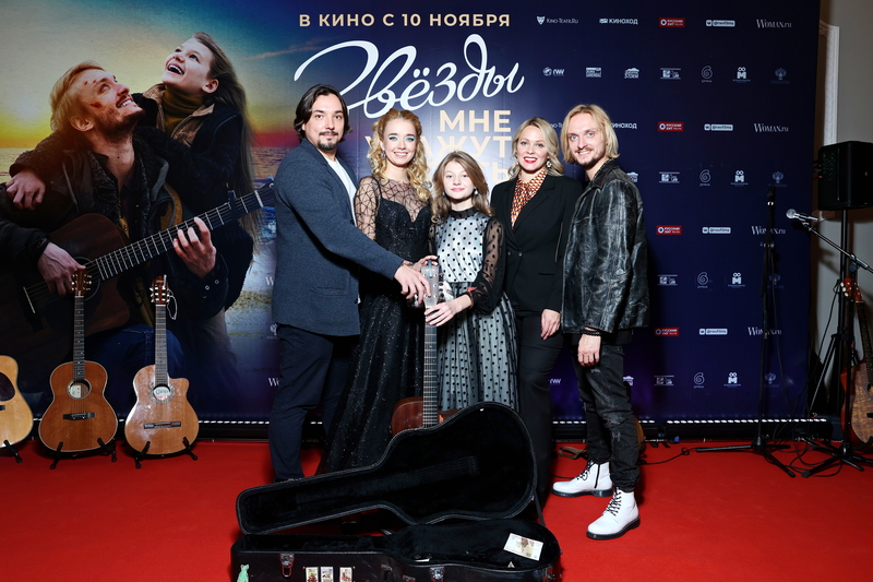 Дмитрий Харатьян с сыном Иваном, Марк Богатырев и другие на премьере фильма в Москве