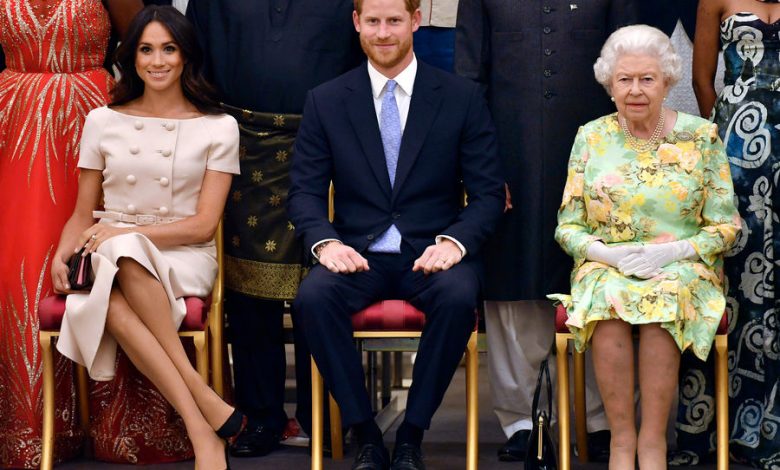 Фото - Королевский эксперт заявил, что Елизавета II приняла решение Меган и Гарри переехать в США